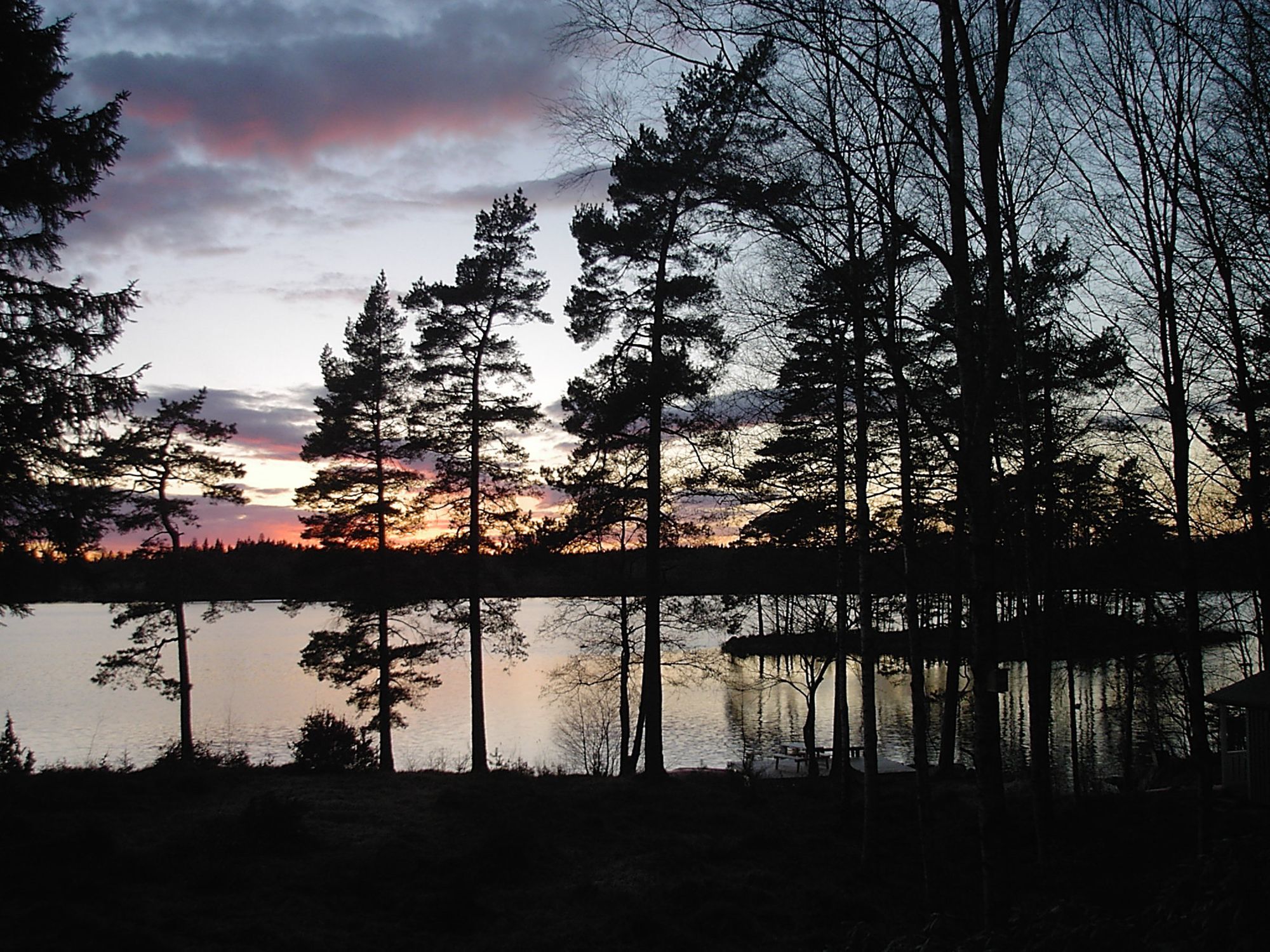 Hus vid sjön med brygga och bastu i Småland – bild 22 av 24