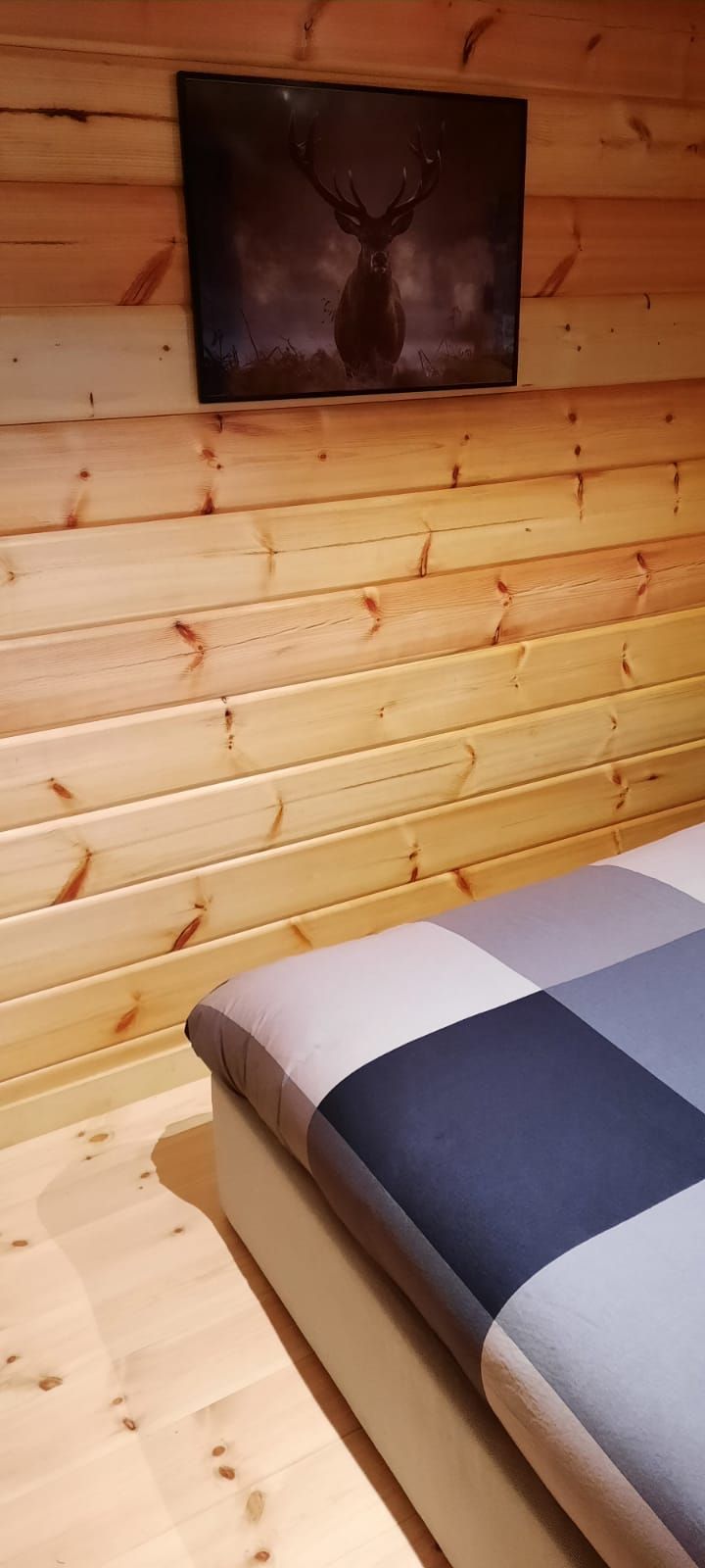 Bekvämt trähus vid skogsbrynet – bild 19 av 24