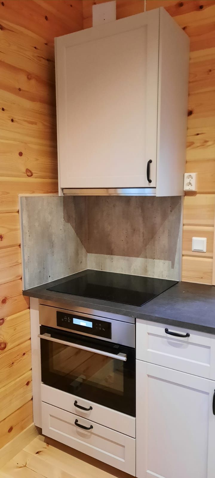 Bekvämt trähus vid skogsbrynet – bild 16 av 24