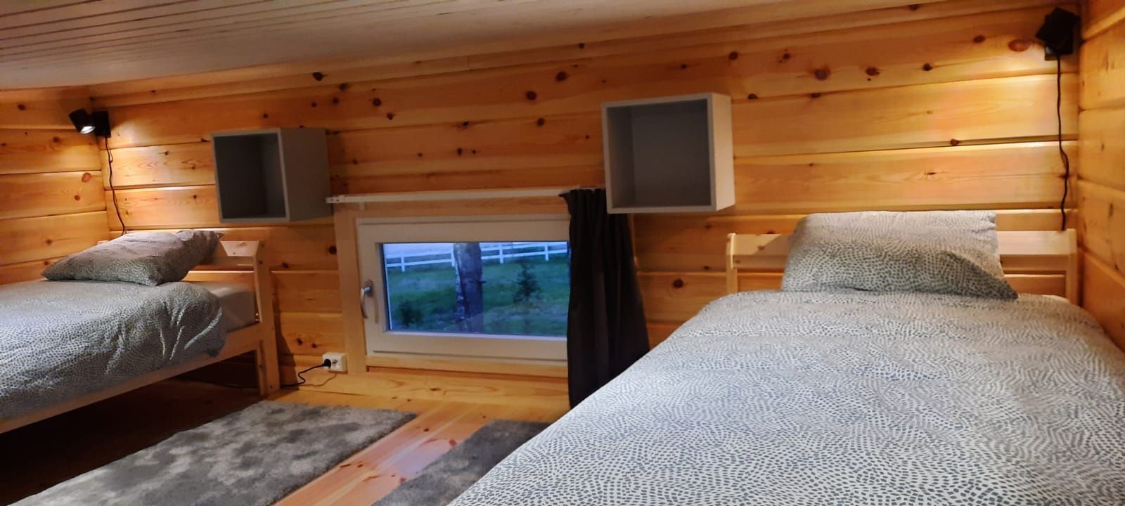 Bekvämt trähus vid skogsbrynet – bild 20 av 24