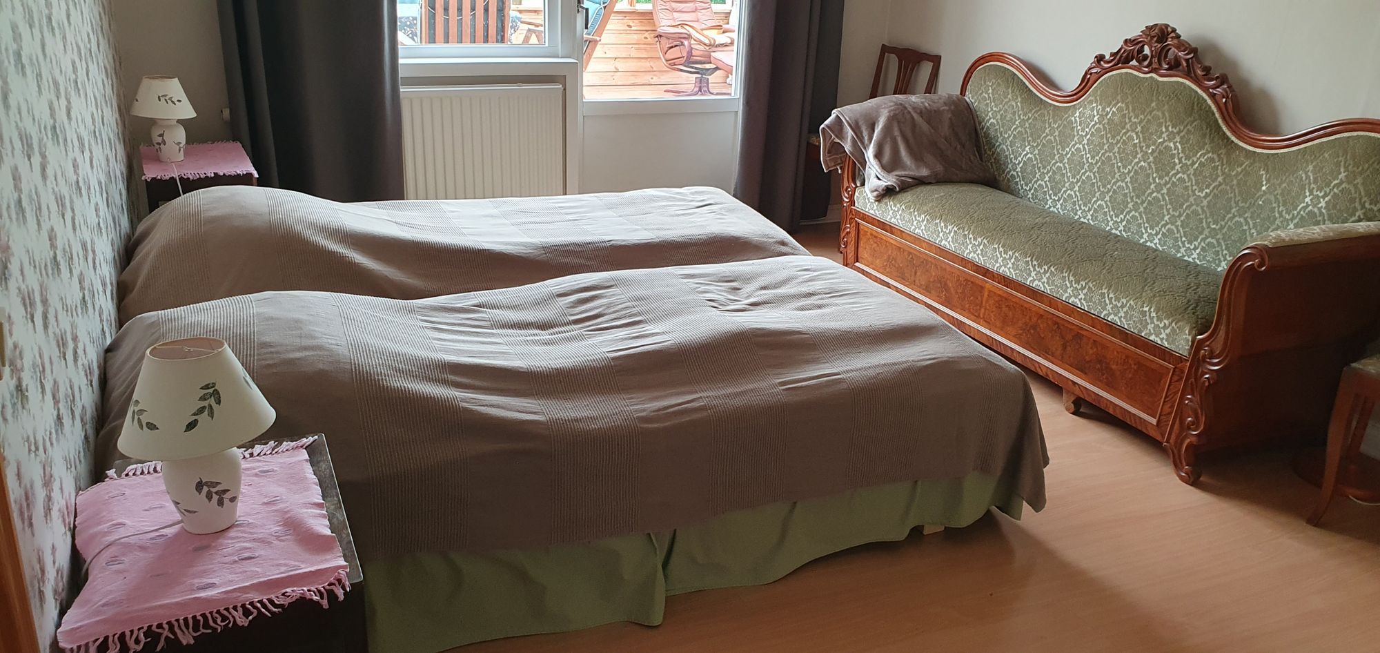 Sjönära semesterhus i lantlig miljö – bild 4 av 18
