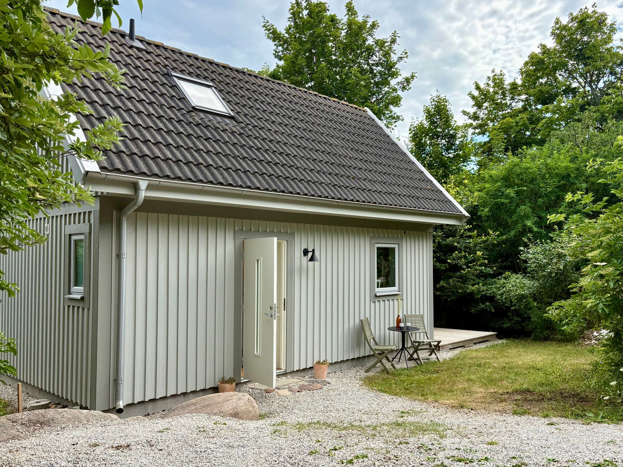 Modern stuga vid kusten - nära Visby. – bild 13 av 14