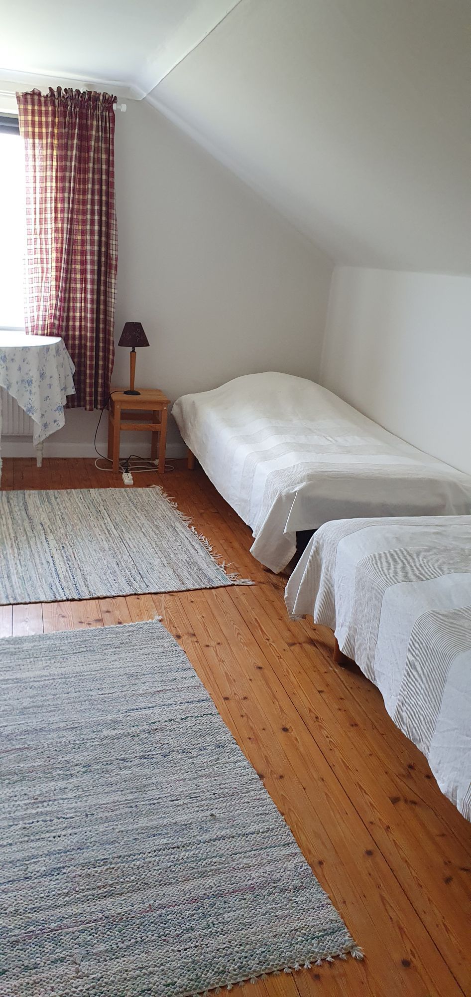 Sjönära semesterhus i lantlig miljö – bild 12 av 18