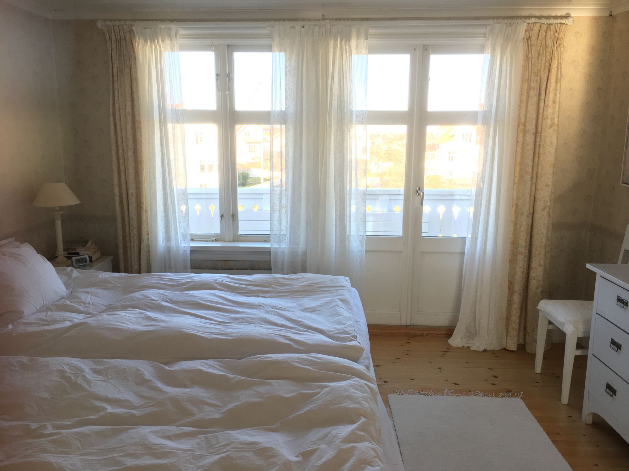 Underbart sommarhus för många mitt i Fiskebäckskil – bild 8 av 24