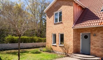 Rymligt och nyrenoverat hus i Skanör – nära strand