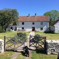 GARDA GOTLAND 18th century house with good standard