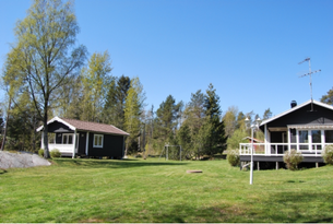 Lakeside cottage in top condition at Vätö