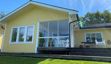 Hus vid havet nära Höga Kusten