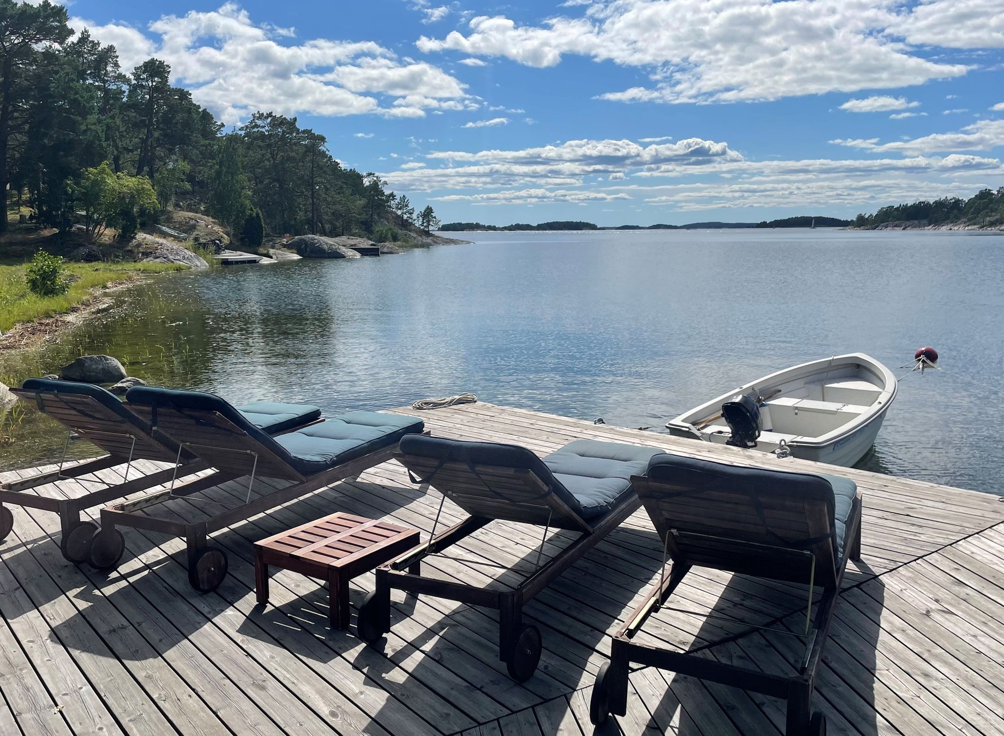 Fantastisk strandfastighet i Stockholms skärgård – bild 2 av 24
