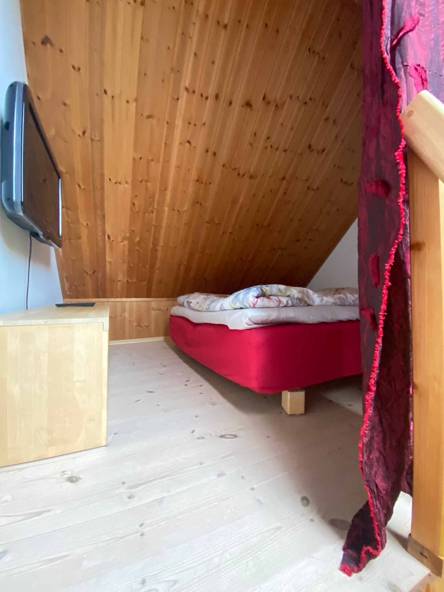 Del i charmigt gårdshus intill Östersjön – bild 18 av 18