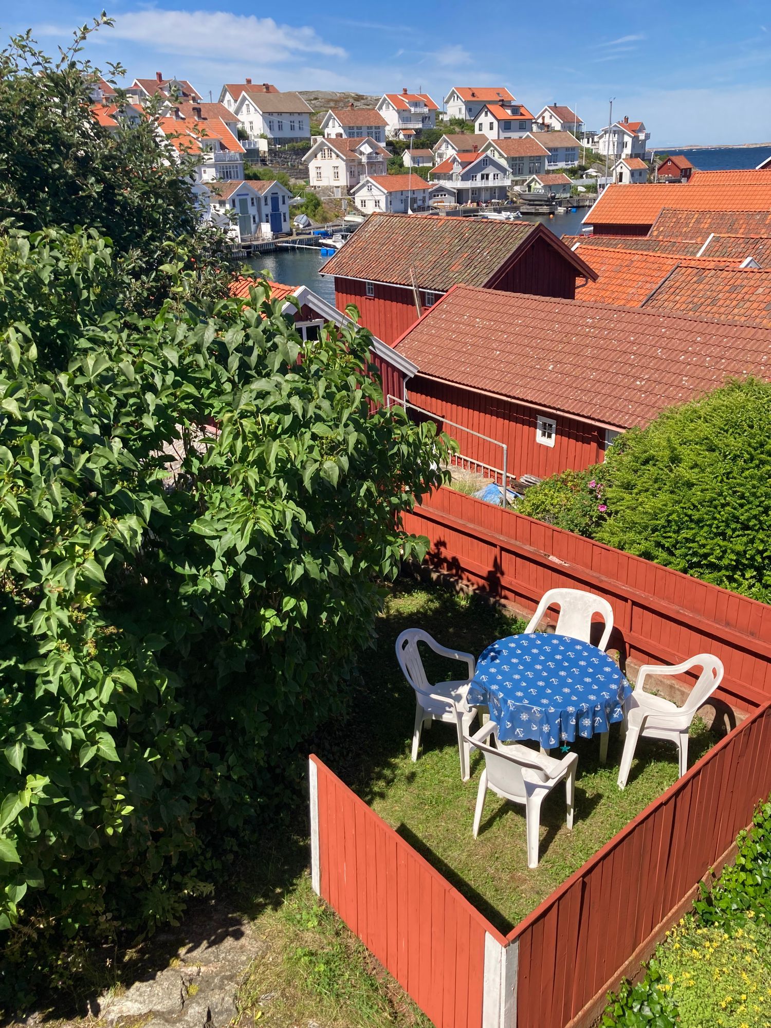 Gullholmen- Charmig Stuga på ön "Bohusläns pärla". – bild 7 av 11
