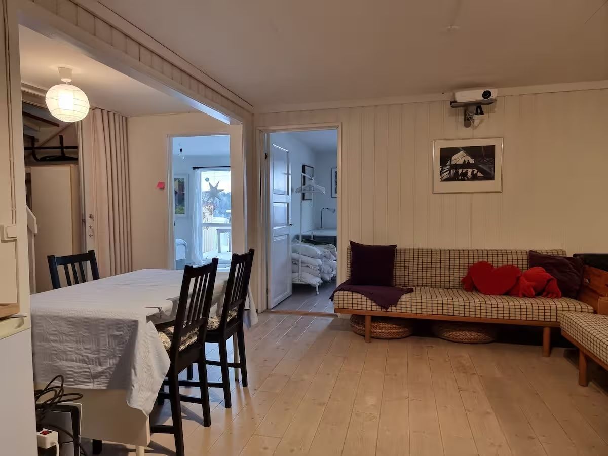Egen våning i radhus med sjöutsikt nära Stockholm – bild 9 av 13
