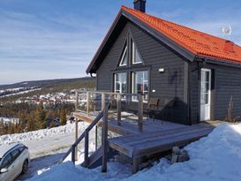 Ski in/ski out med milsvid utsikt i Vemdalen