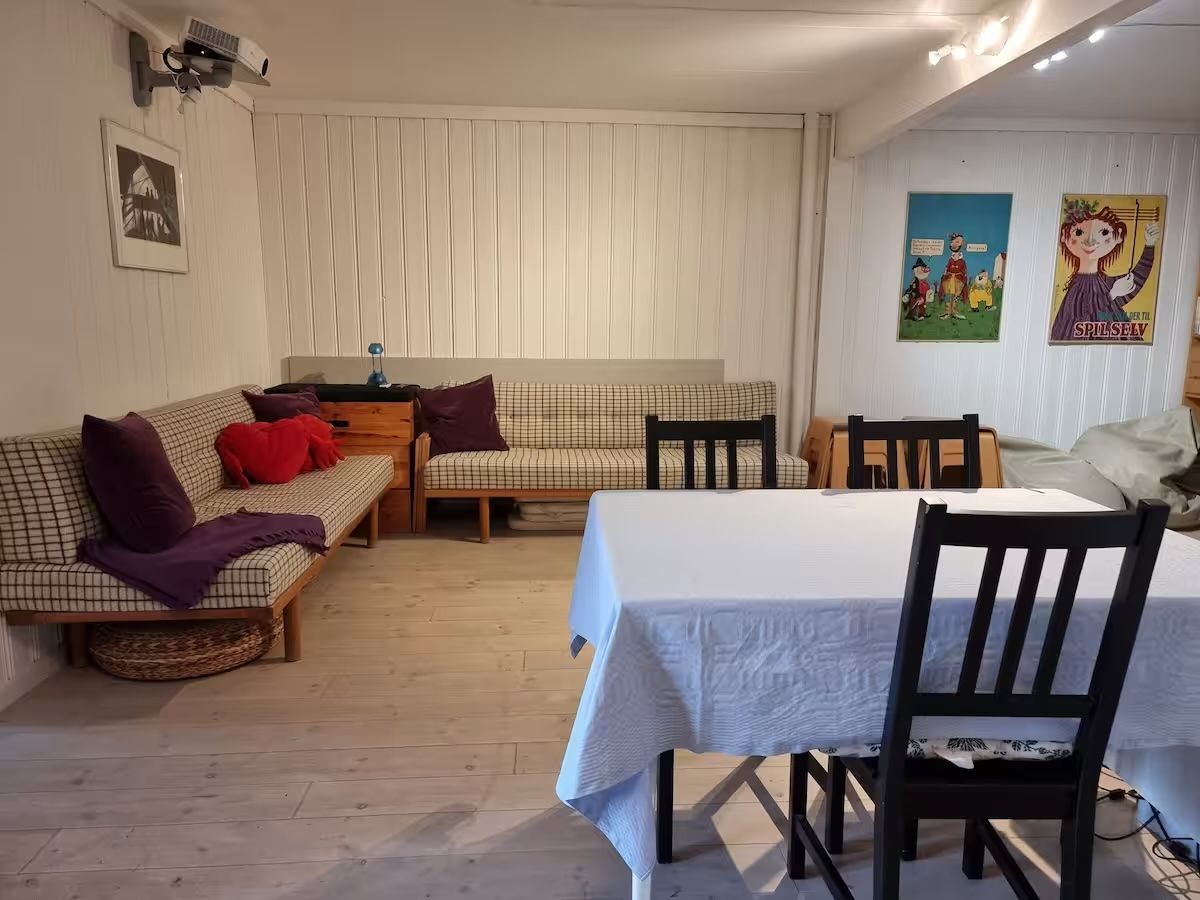 Egen våning i radhus med sjöutsikt nära Stockholm – bild 8 av 13