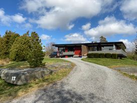 Familjevänlig villa vid badplats och golfbana