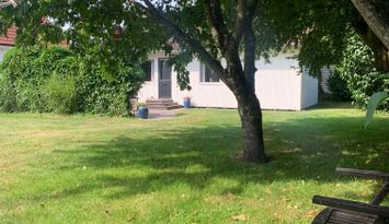 Stuga i Sandby, nära havet