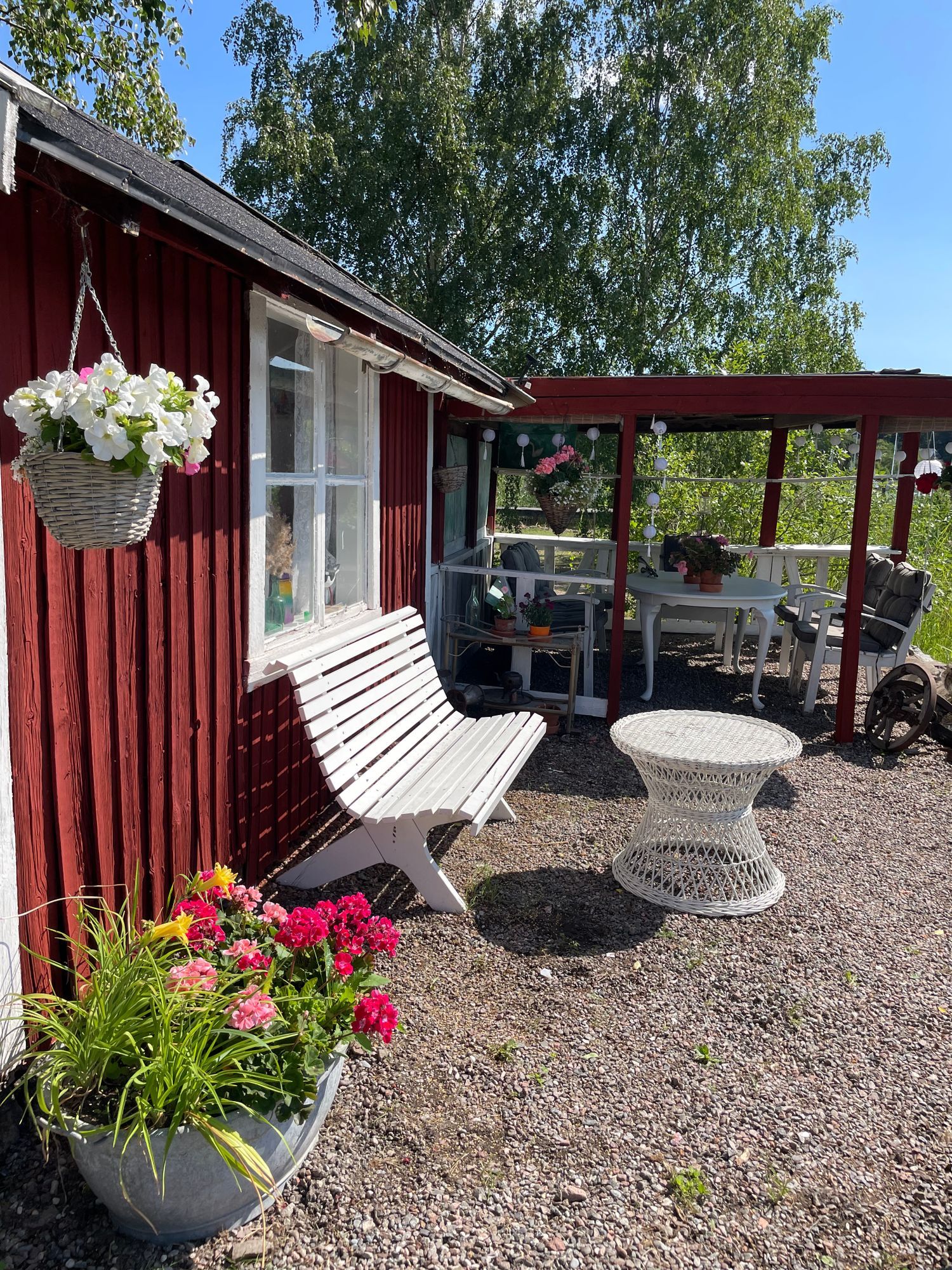Nybyggd villa med sjötomt och egen brygga – bild 5 av 20