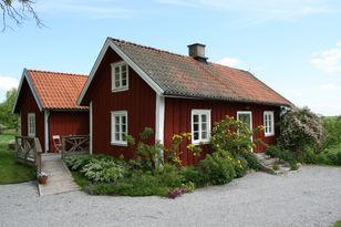 Gårdshus på landet utanför Skövde