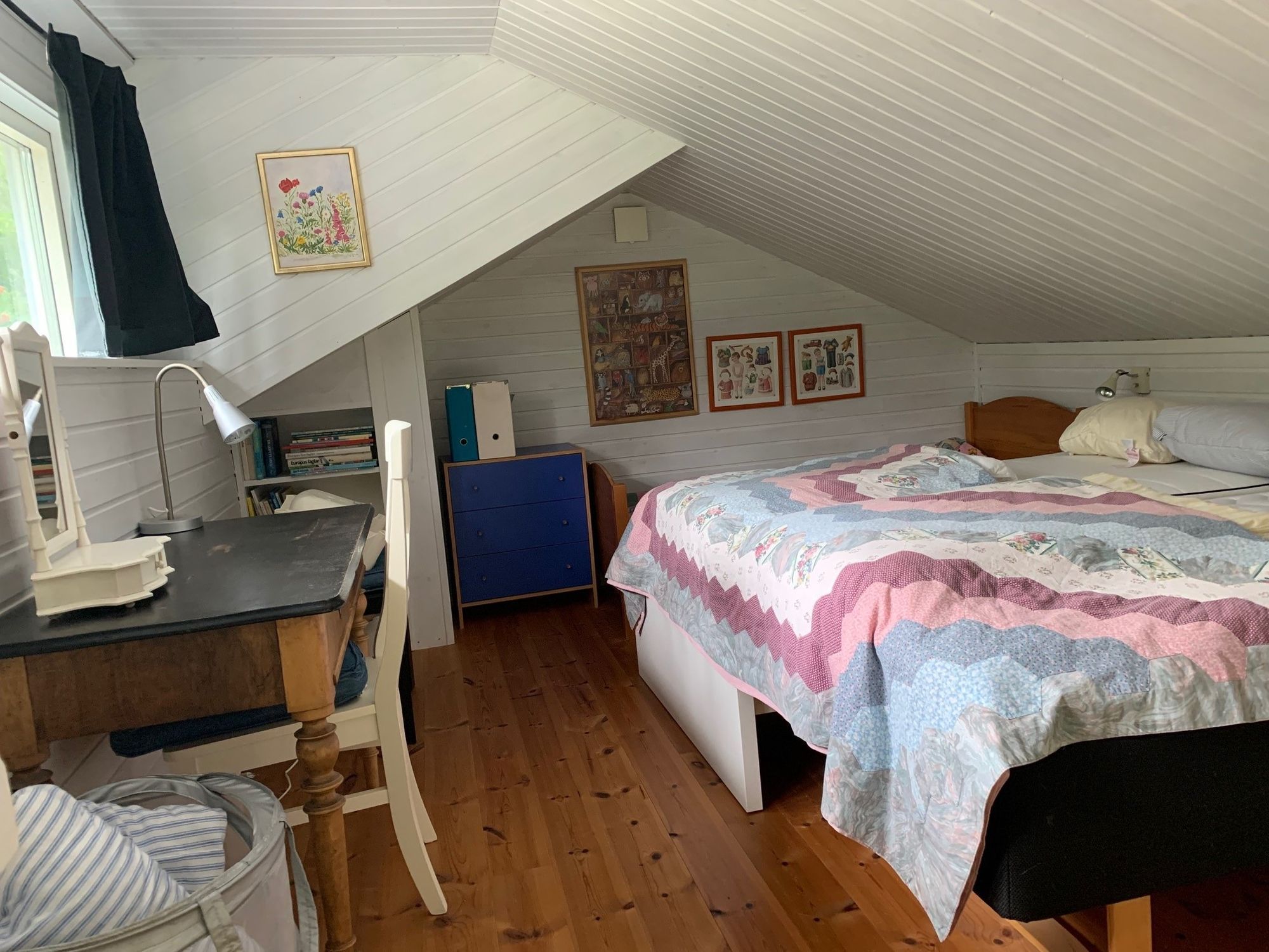Modernt fritidshus med annex strax norr om Brösarp – bild 11 av 21