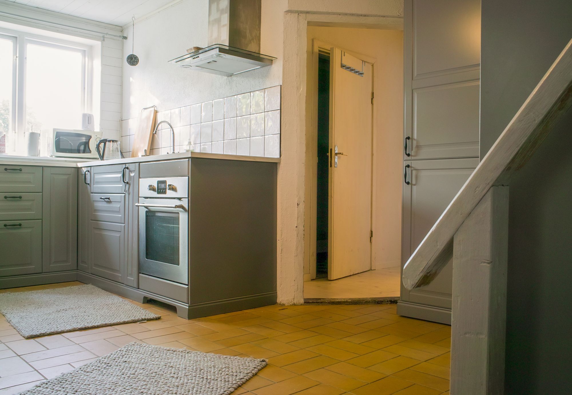 Fridfullt i utkanten av byn – bild 6 av 23