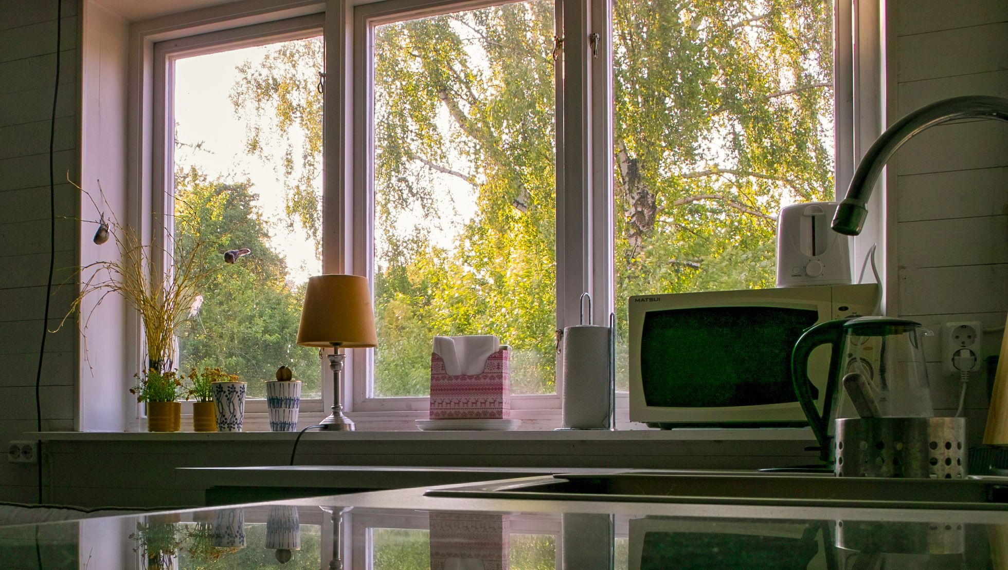 Fridfullt i utkanten av byn – bild 5 av 23