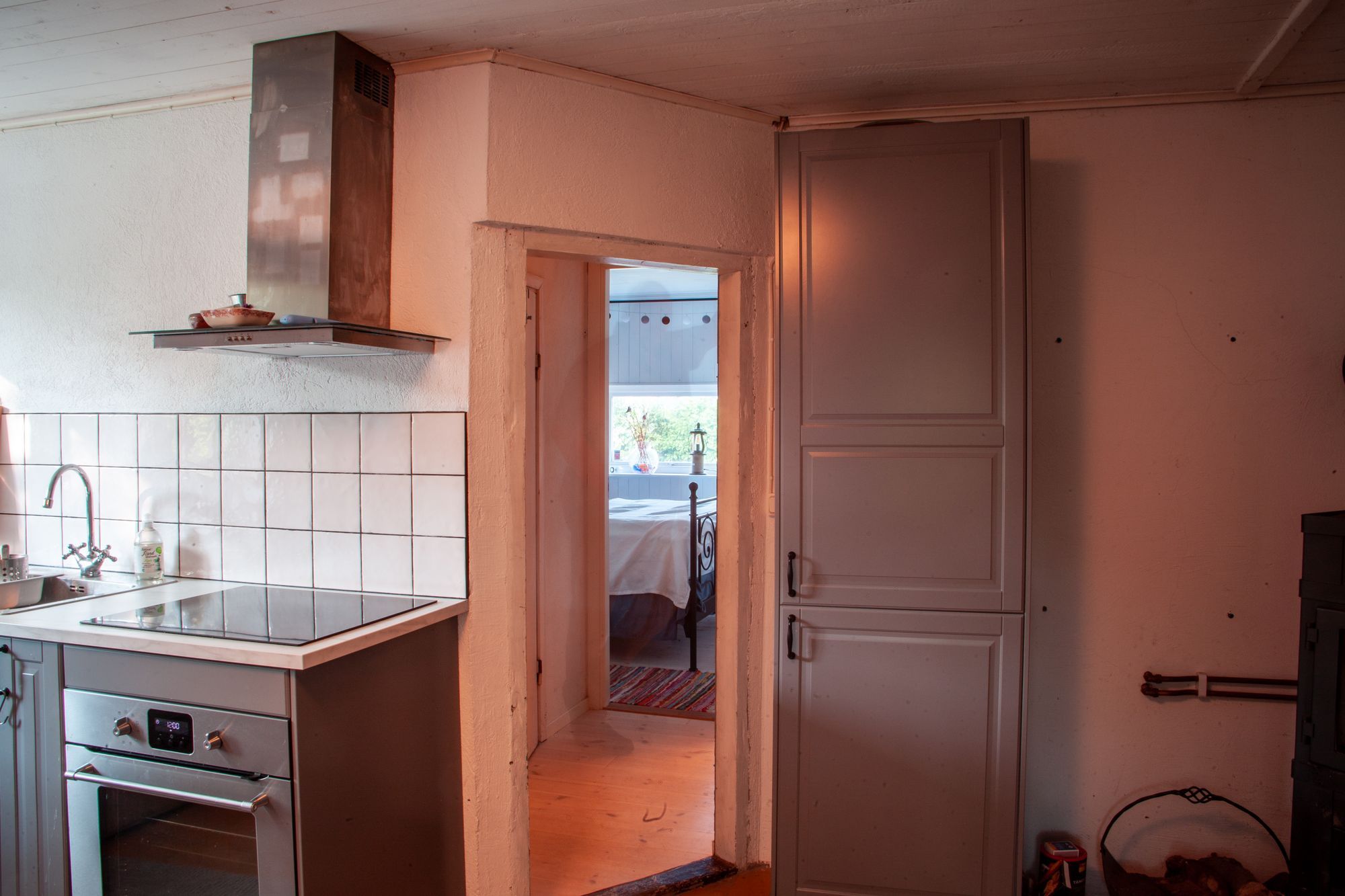 Fridfullt i utkanten av byn – bild 22 av 23