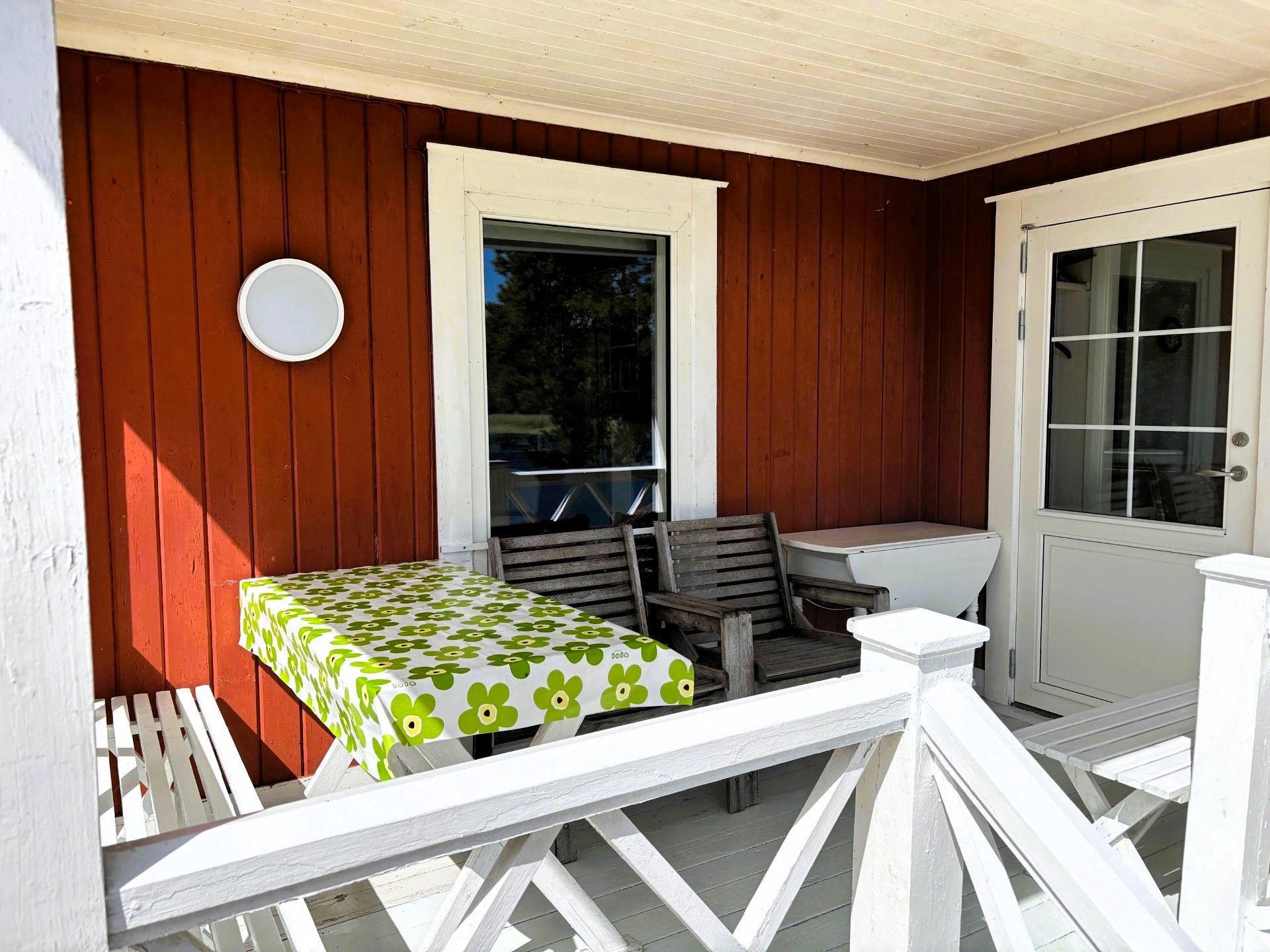 Stuga med Vänerns skärgård som granne – bild 8 av 24