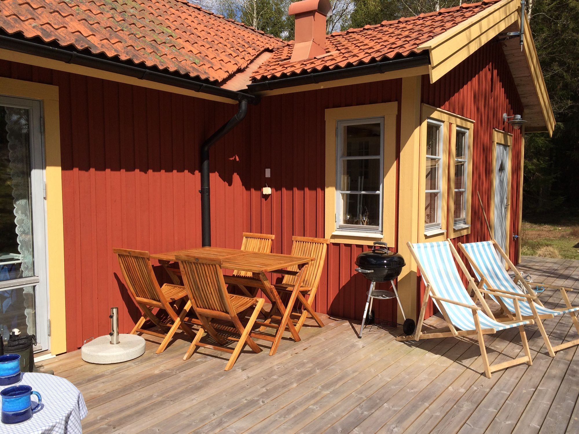 Stuga, Orust, Bohuslän, lugnt läge, skog, havsnära – bild 2 av 23