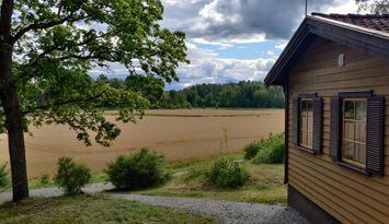 Summer cottage on beautiful Vikbolandet