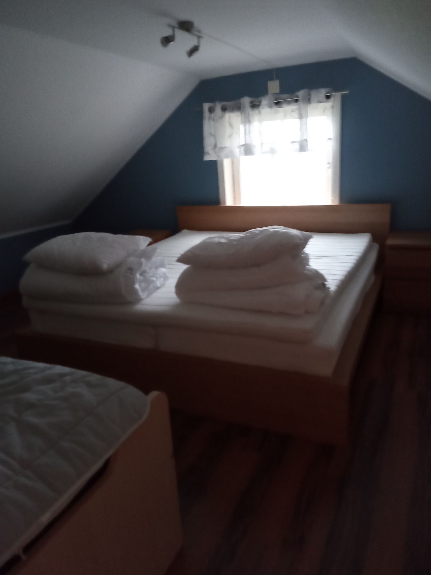 Mysigt litet hus på vikbolandet – bild 5 av 11