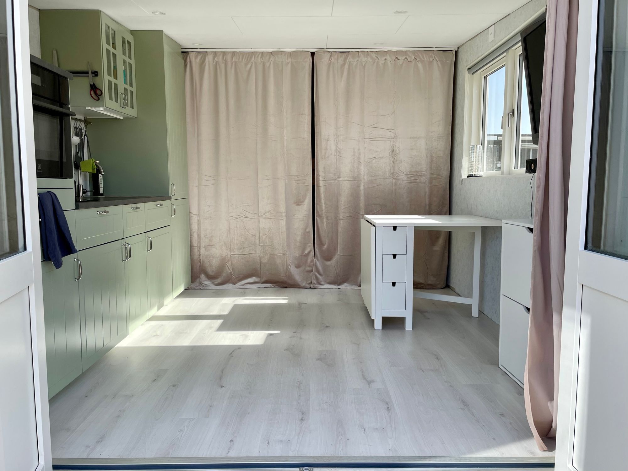 Nybyggd badstuga 20m från stranden – bild 7 av 11