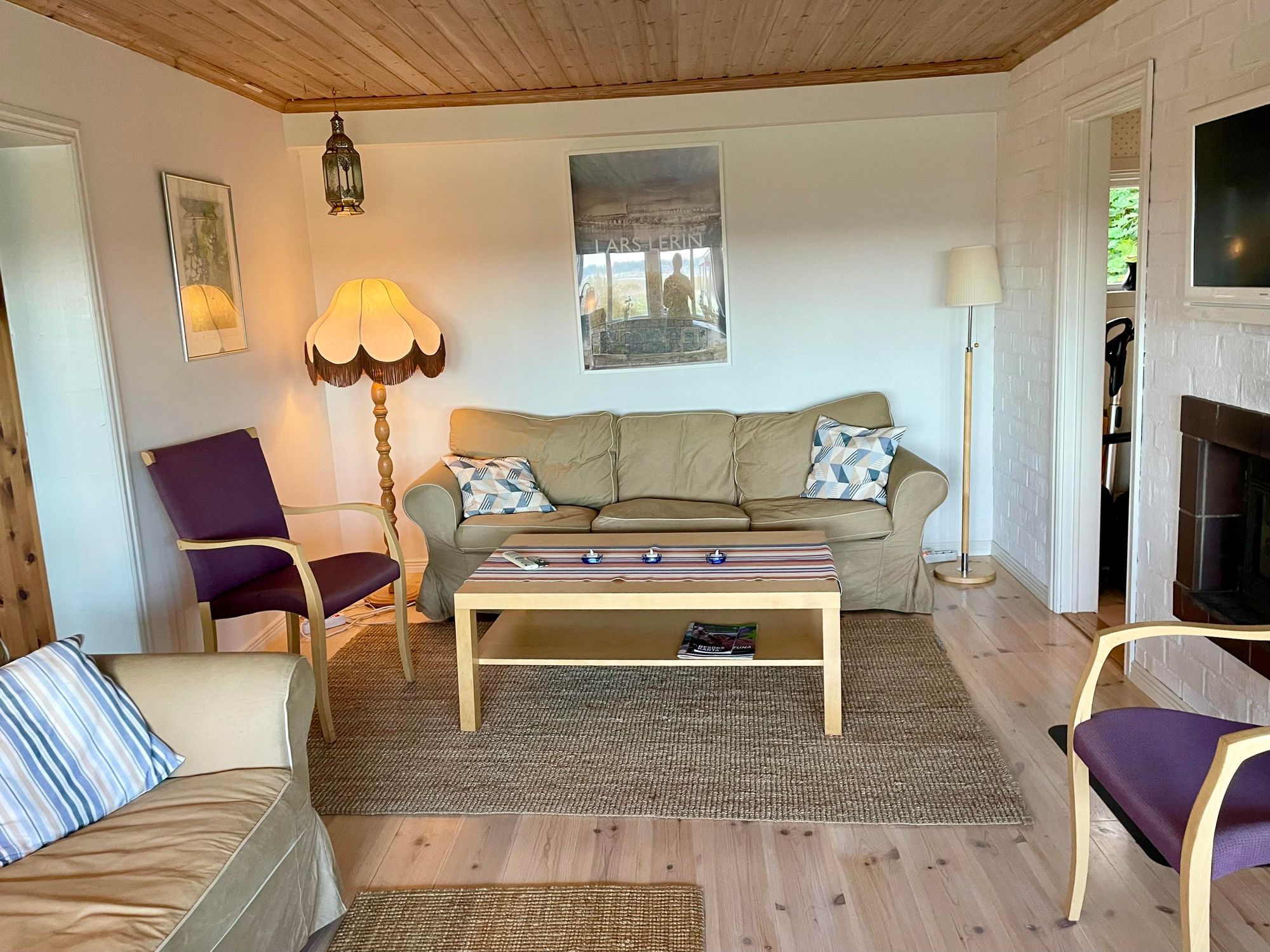 Sjötomt med privat brygga, roddbåt & solnedgång – bild 14 av 22