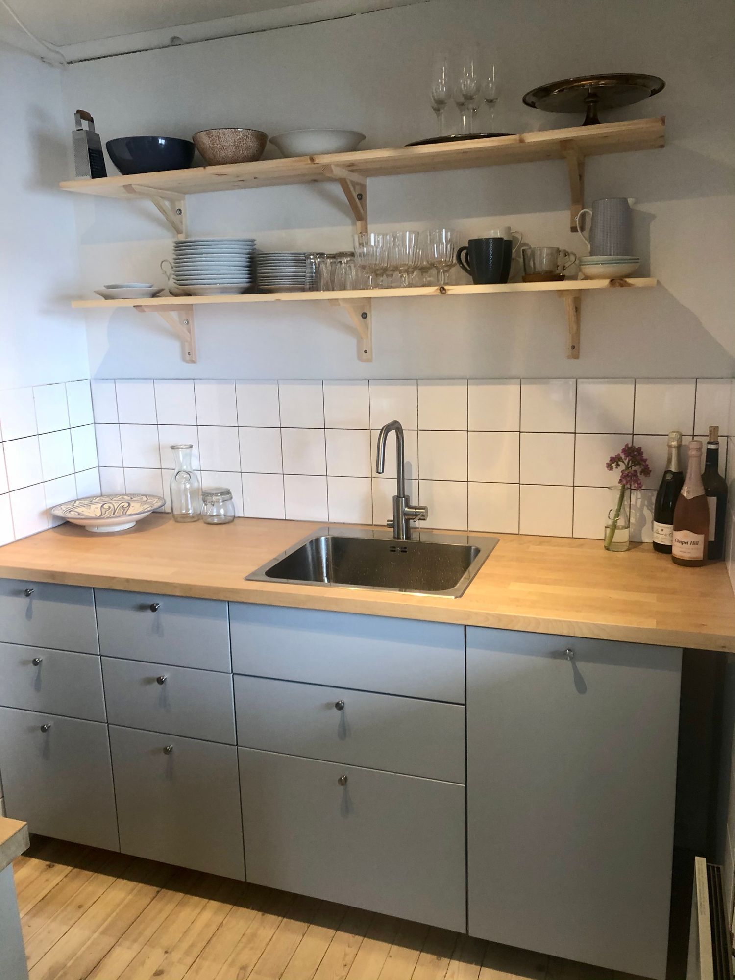 Stuga på sjötomt med egen brygga, Runn -nära Romme – bild 10 av 24