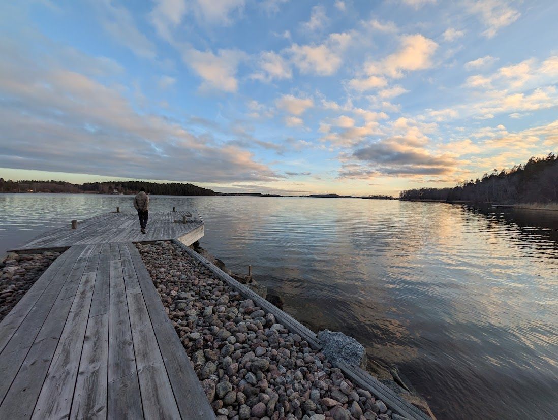 Hus med egen brygga, bastu och sandstrand. – bild 5 av 24