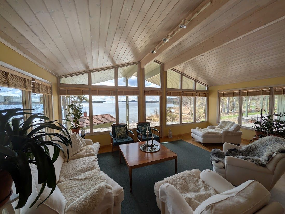 Hus med egen brygga, bastu och sandstrand. – bild 14 av 24
