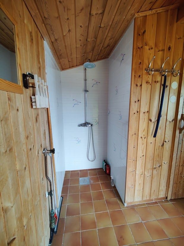Hus med egen brygga, bastu och sandstrand. – bild 24 av 24