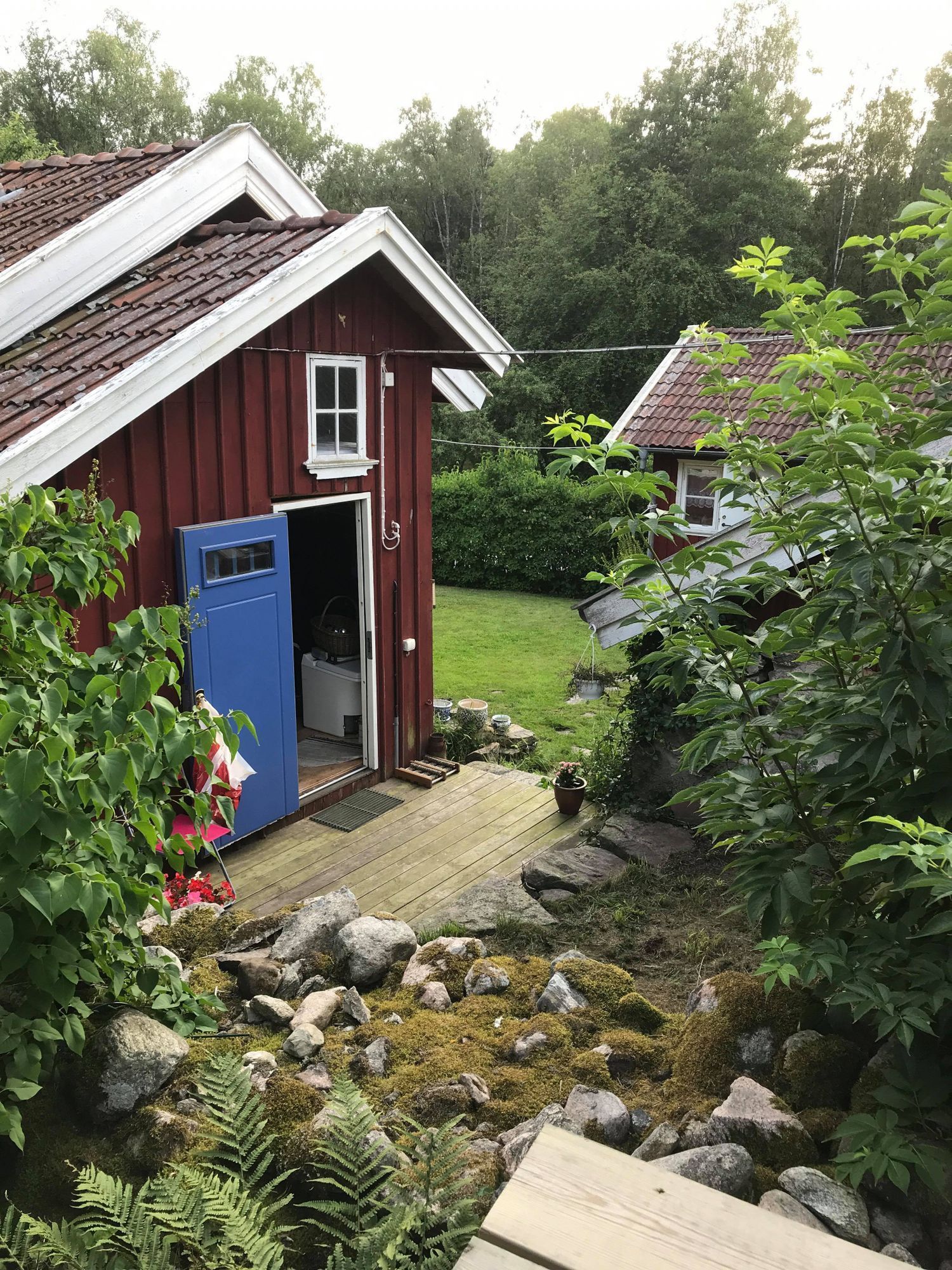 Charmigt torp på Tjörn med badtunna – bild 7 av 24