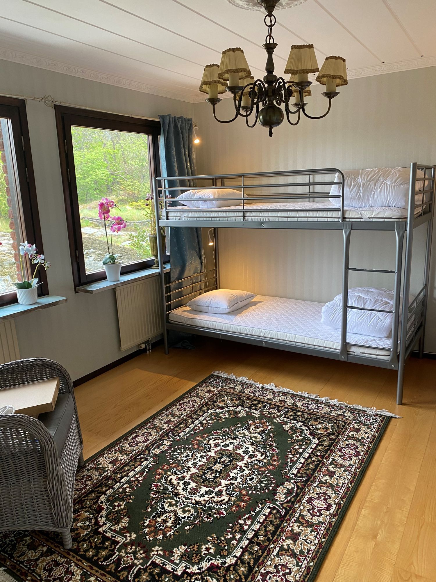 Rymlig övervåning i villa på Orust,Hälleviksstrand – bild 12 av 23