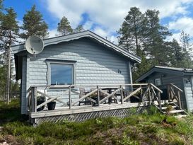 Fjällstuga med kamin & bastu