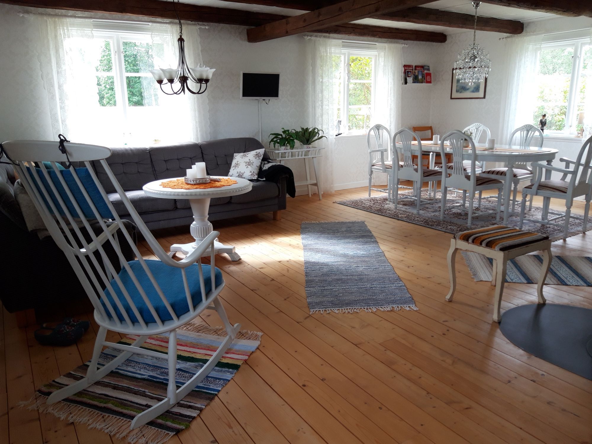 Naturskön och lantlig idyll mellan sjöar. – bild 3 av 24
