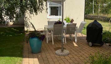 Strandnära liten stuga i Frösakull