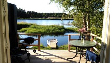 Sjöstuga vid havet. Egen tomt+brygga+ny båt+motor