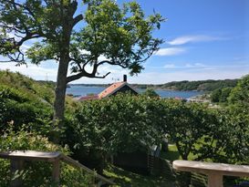 Haus mit Meeresblick auf der Insel Nösund, Orust