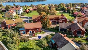 Enkel stuga med bullerby-känsla. Dalarna miniatyr