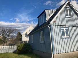 Ett stenkast från havet på Bjäre