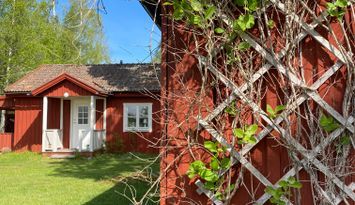 Per-Olsgårdens två gäststugor