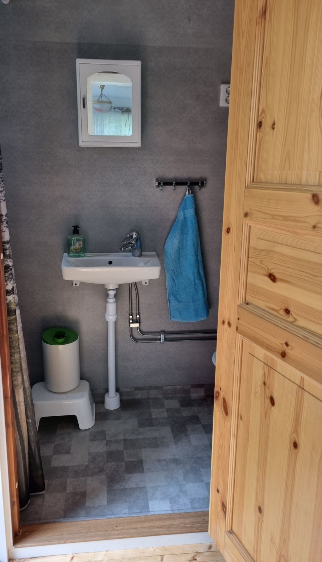 Mysig stuga med sjötomt på småländska höglandet – bild 20 av 24