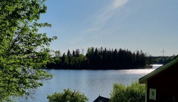 Mysig stuga med sjötomt på småländska höglandet