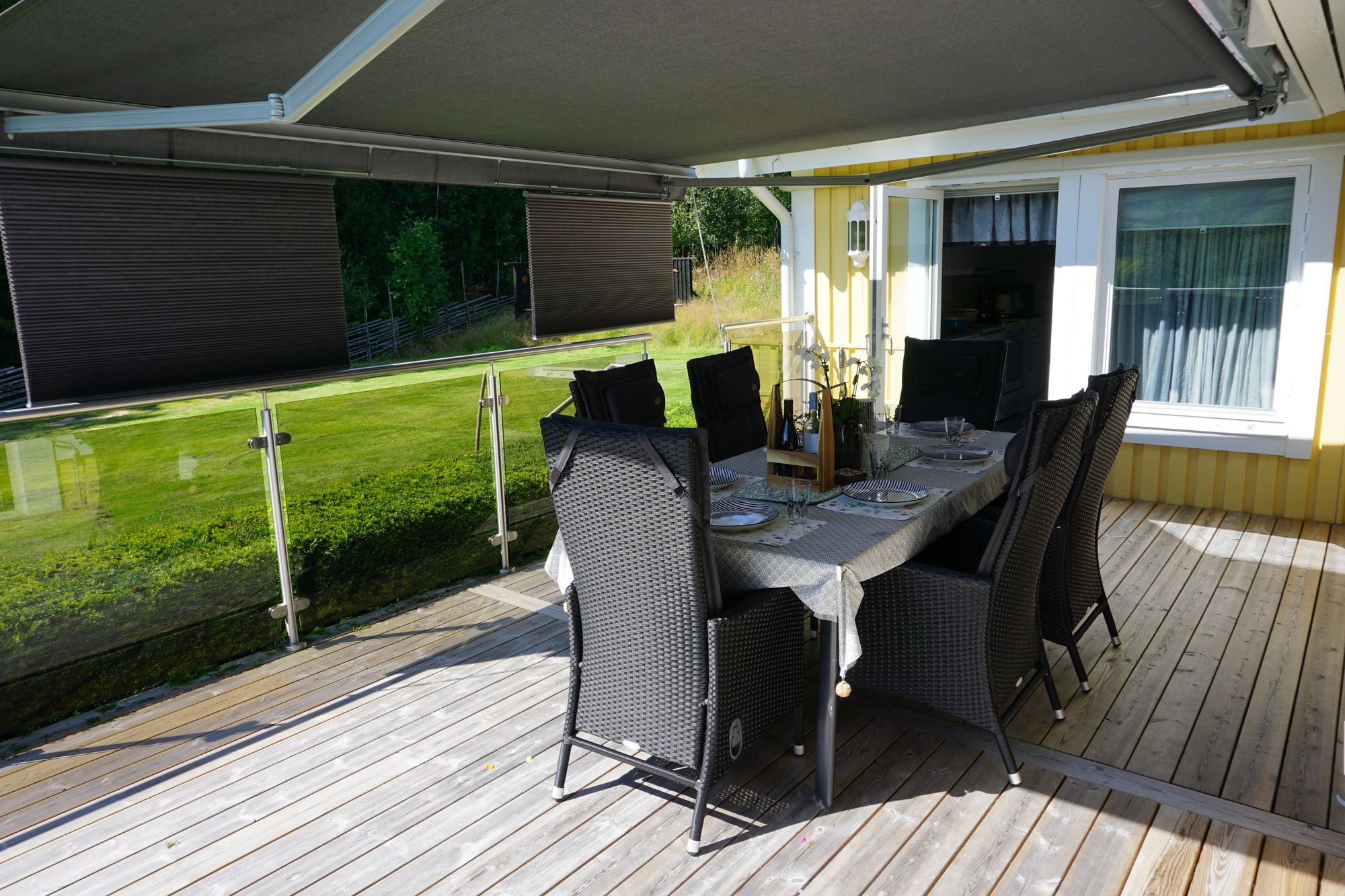 Rofylld sjönära retreat – bild 12 av 16