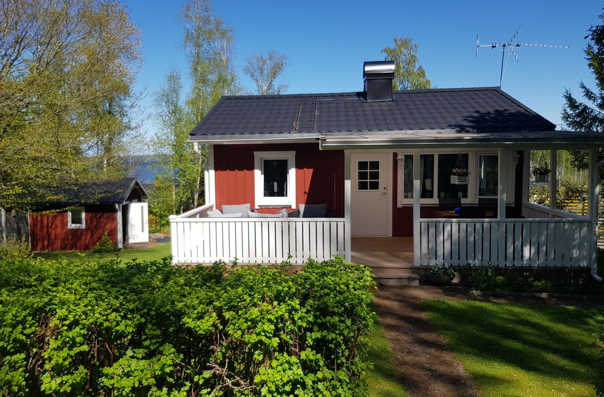 Mysig stuga vid Örlen nära Tibro